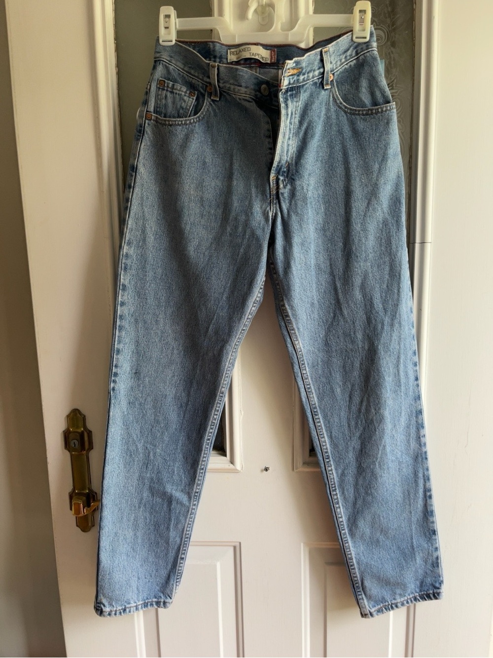 Vintage Late 90’s/Y2K Levi’s 550 Relaxed Tapered Mom Jeans sz 10M Light/med wash